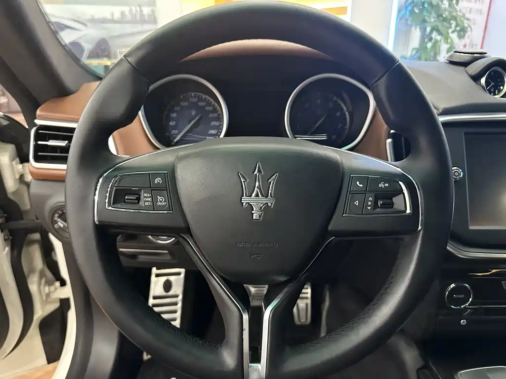 Maserati Ghibli 2014 — фото 20