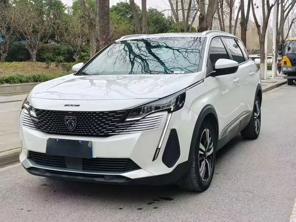 Peugeot 5008 2023 — фото 1