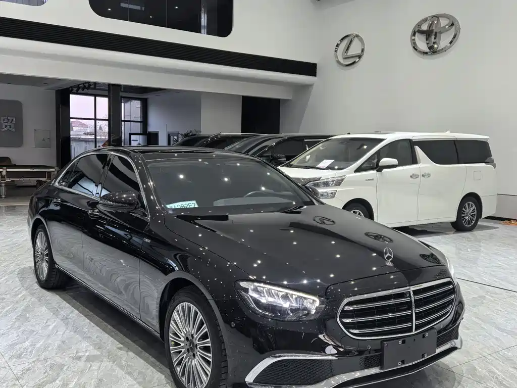 Mercedes-Benz E-Class 2022 — фото 3