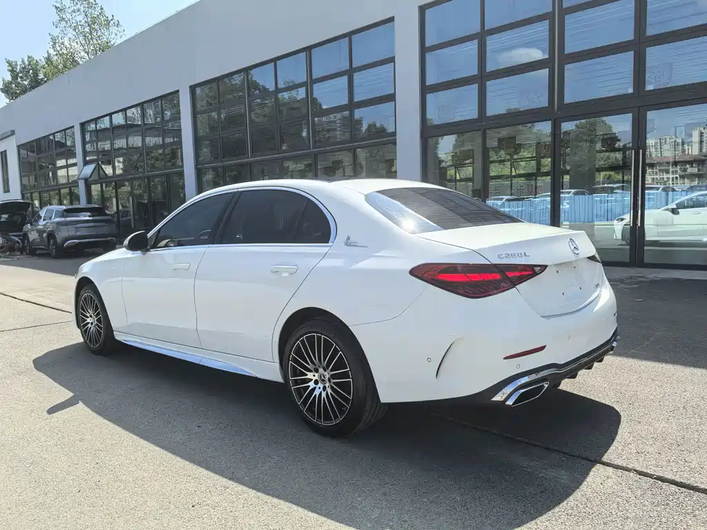 Mercedes-Benz C-Class 2024