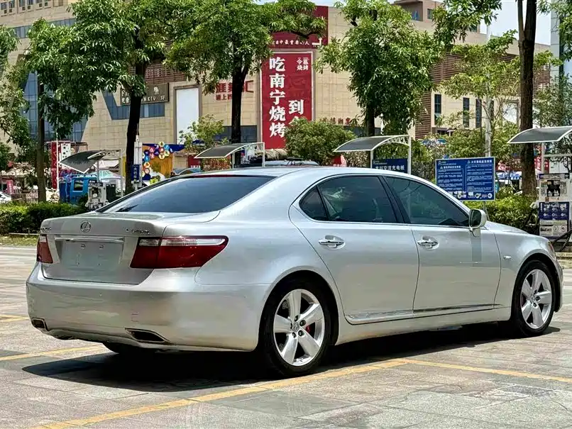 Lexus LS 2009 — фото 4