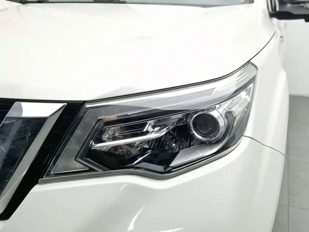 Nissan Terra 2020