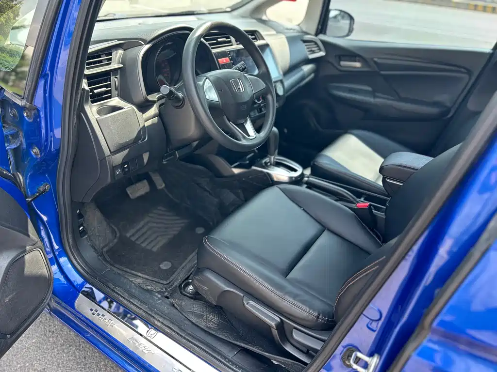 Honda Fit 2016 — фото 10