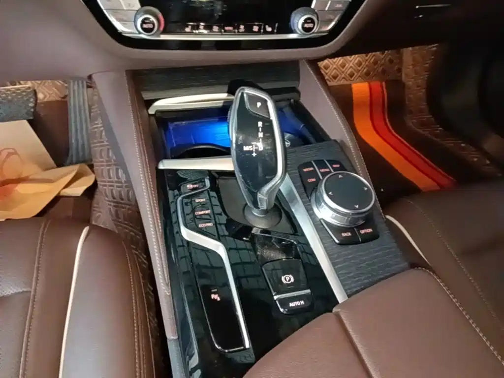 BMW 5 Series 2022 — фото 14