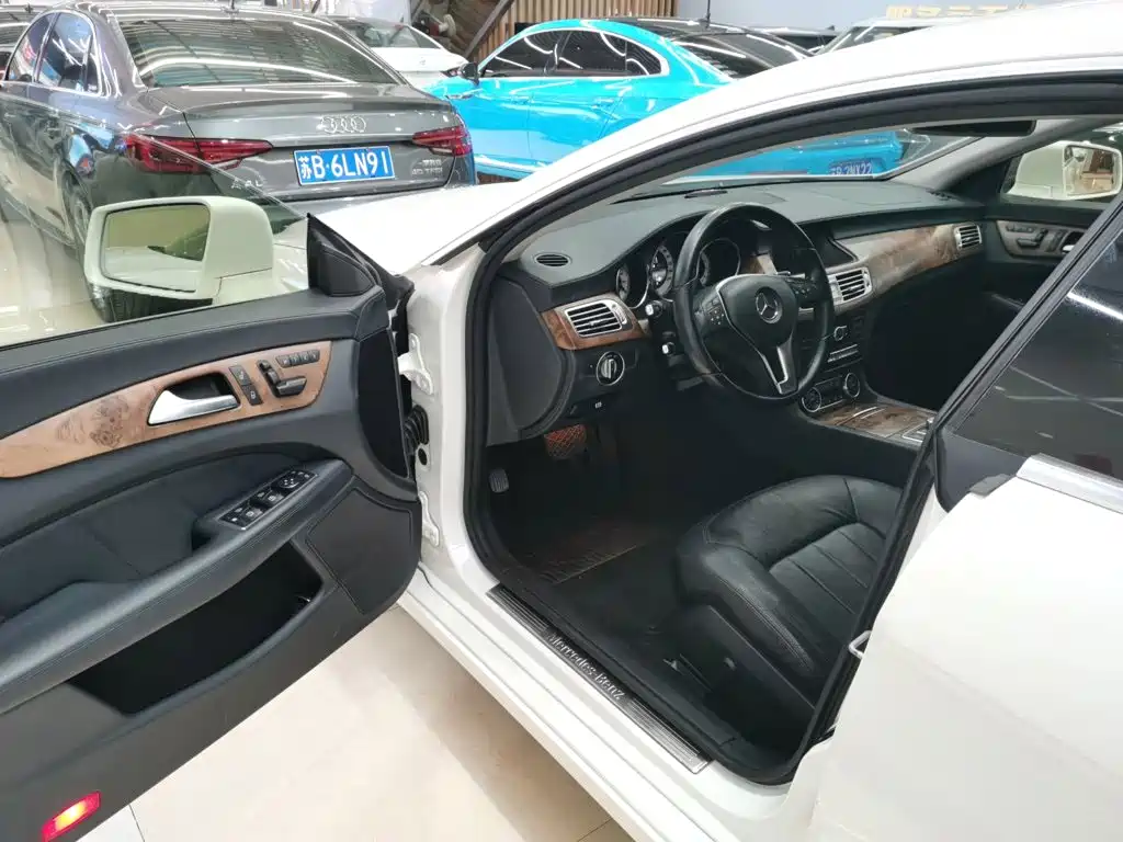 Mercedes-Benz CLS 2015 — фото 12