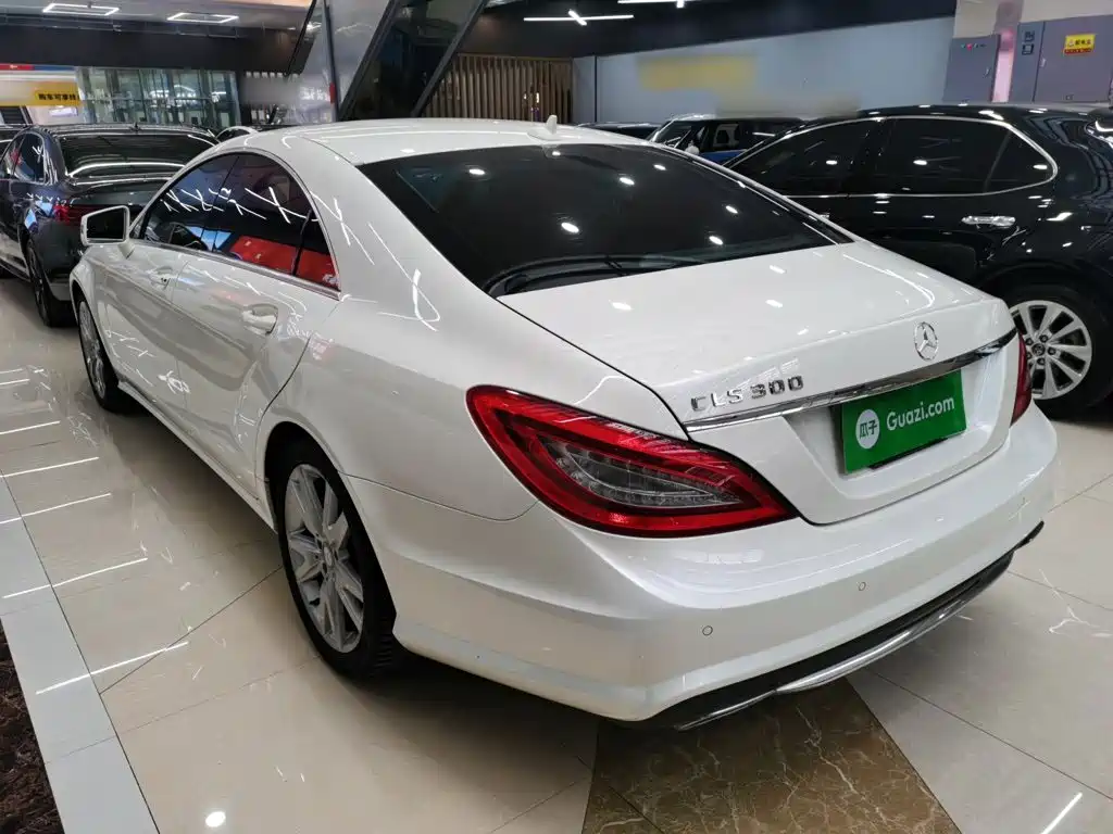 Mercedes-Benz CLS 2015 — фото 23