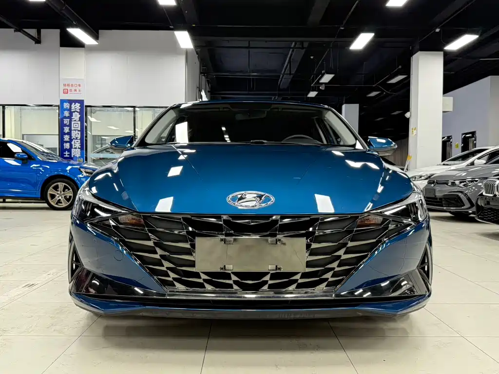 Hyundai Elantra 2022 — фото 3