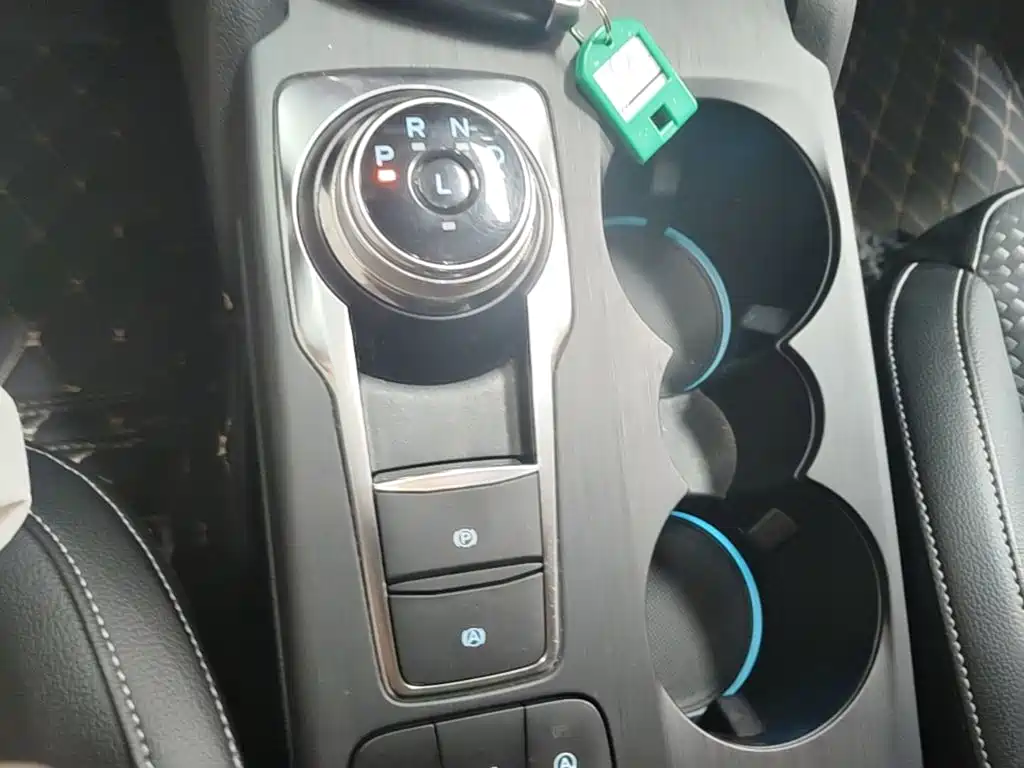 Ford Focus 2020 — фото 14