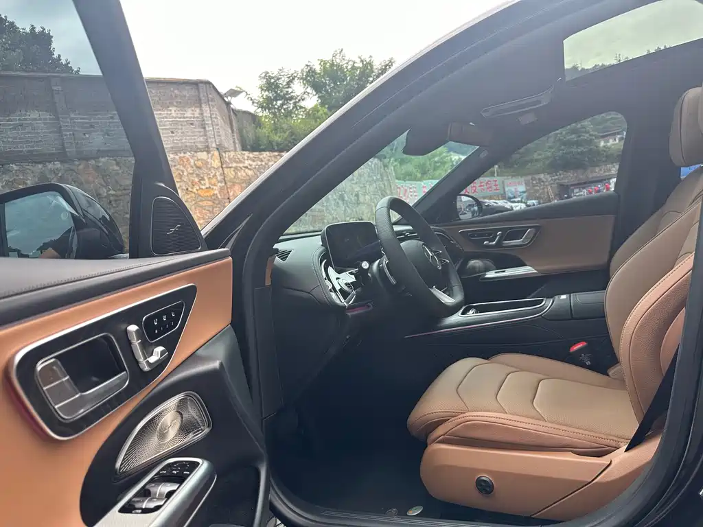 Mercedes-Benz E-Class 2025