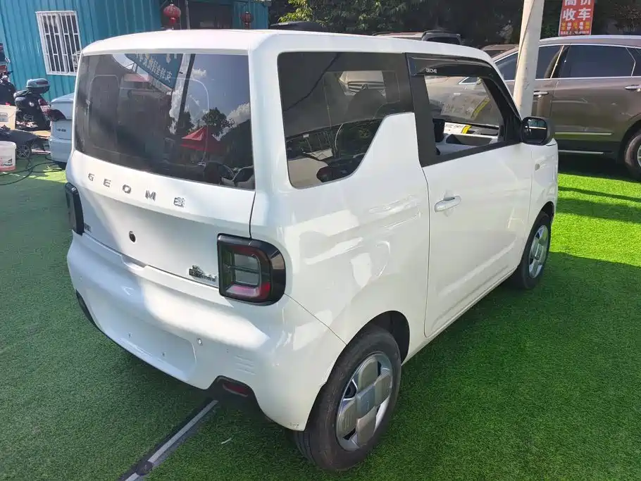 Geely Galaxy Panda 2023