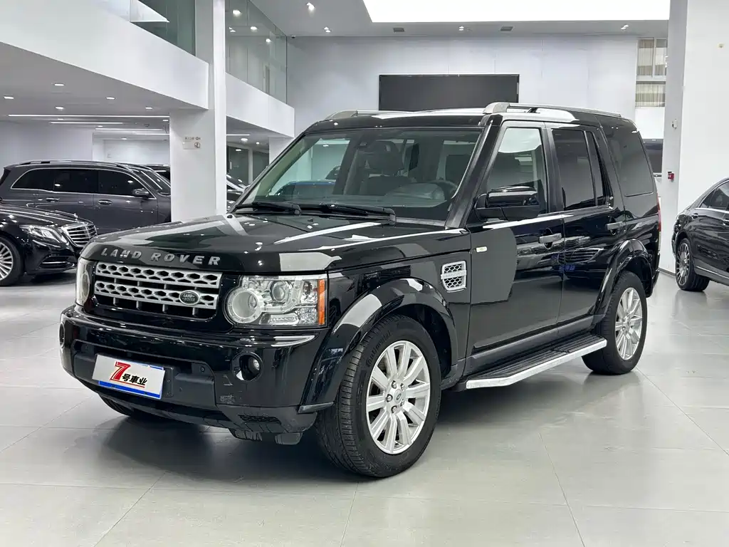 Land Rover Discovery 2012 — фото 1