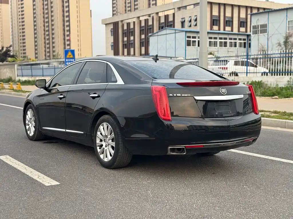 Cadillac XTS 2015 — фото 7
