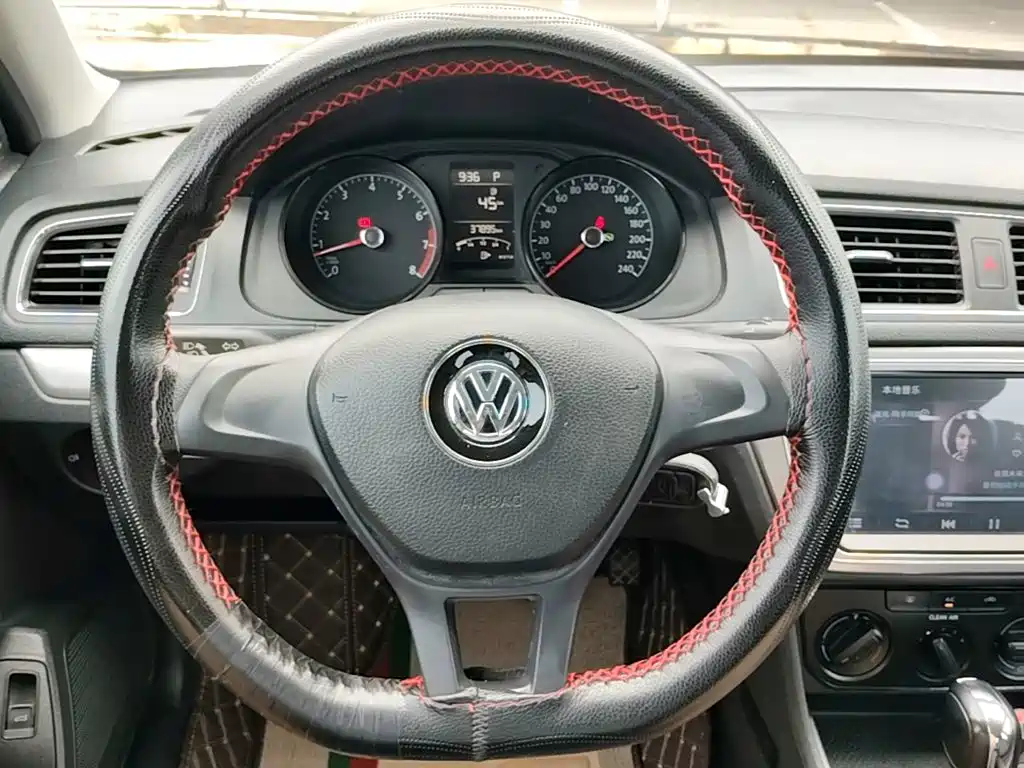 Volkswagen Lavida 2017 — фото 11