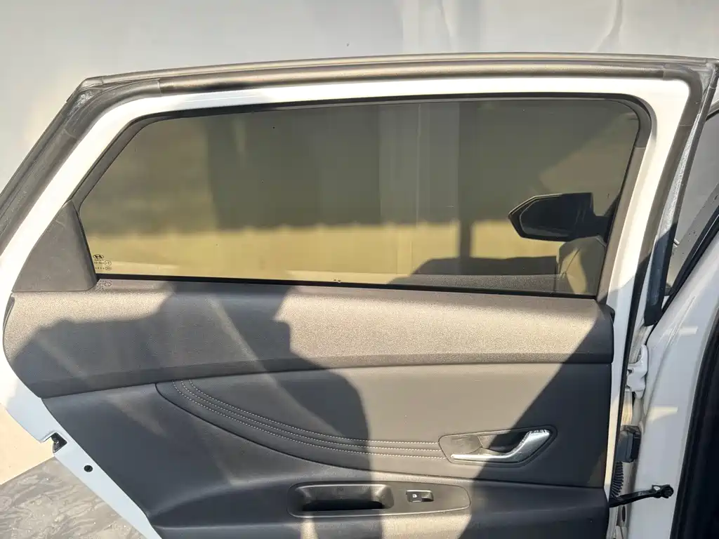 Hyundai Elantra 2023 — фото 29