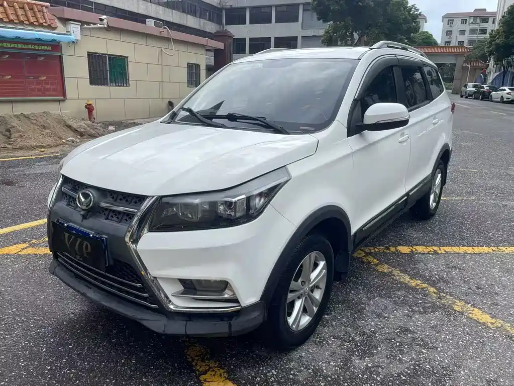 BAIC Huansu S3 2017 — фото 1