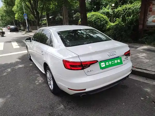 Audi A4L 2016