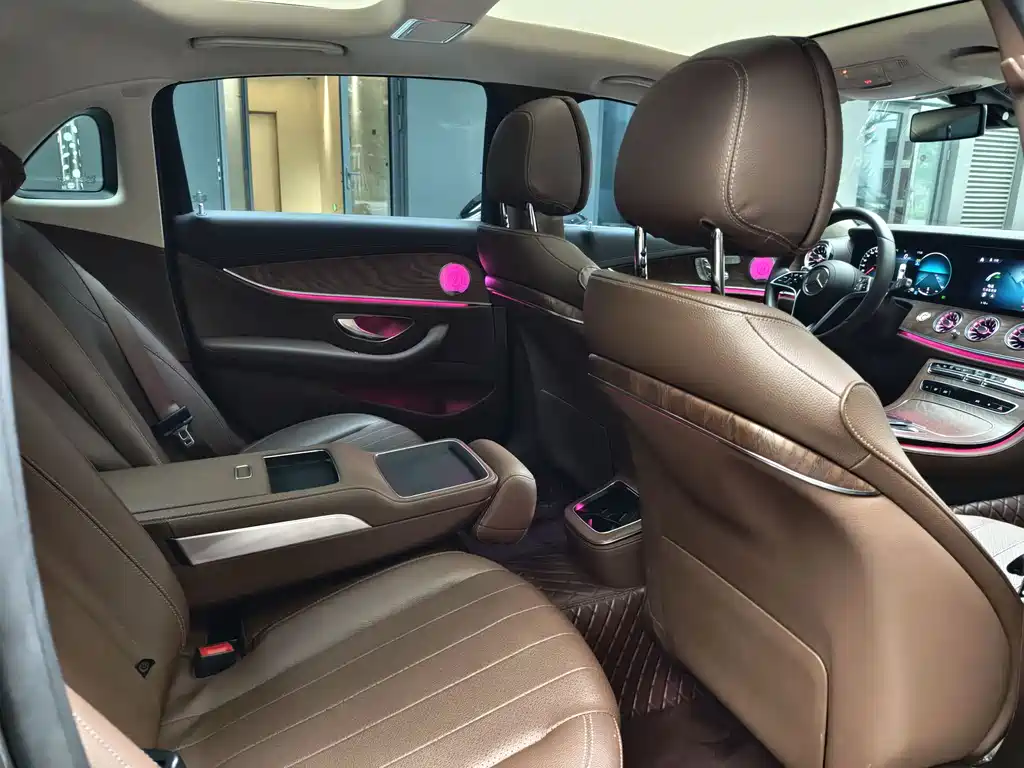Mercedes-Benz E-Class 2023 — фото 15