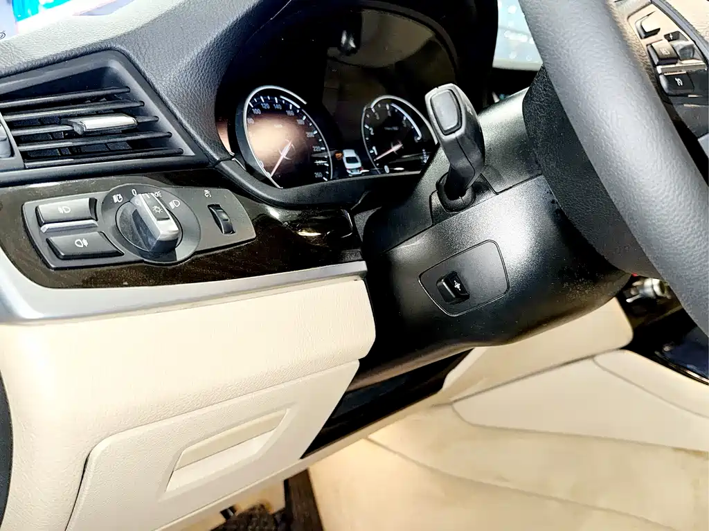 BMW 5 Series 2014 — фото 9
