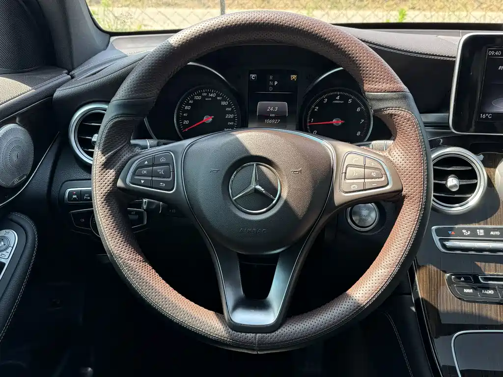 Mercedes-Benz GLC 2017 — фото 9