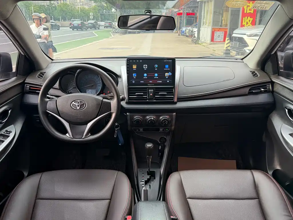 Toyota Yaris L 2016 — фото 9
