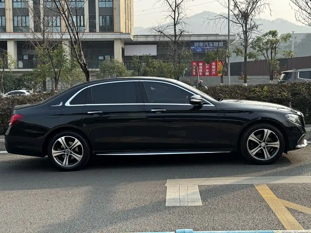 Mercedes-Benz E-Class 2016 — фото 28