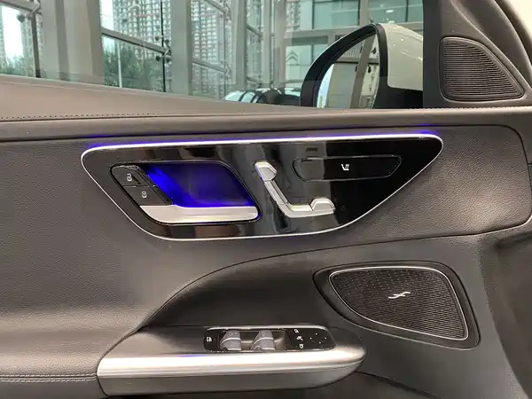 Mercedes-Benz C-Class 2024