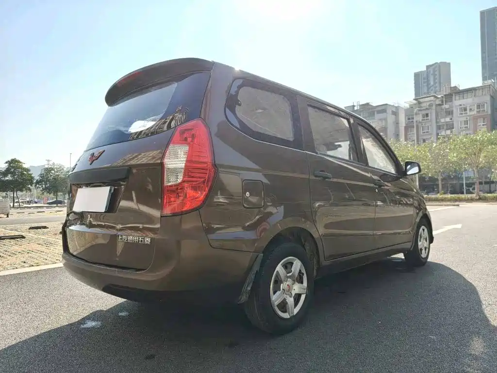 Wuling Hongguang 2018