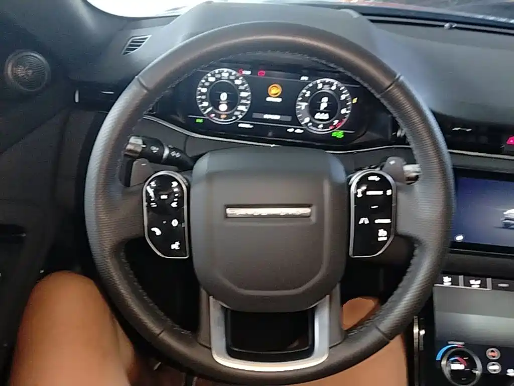 Land Rover Evoque 2021 — фото 11