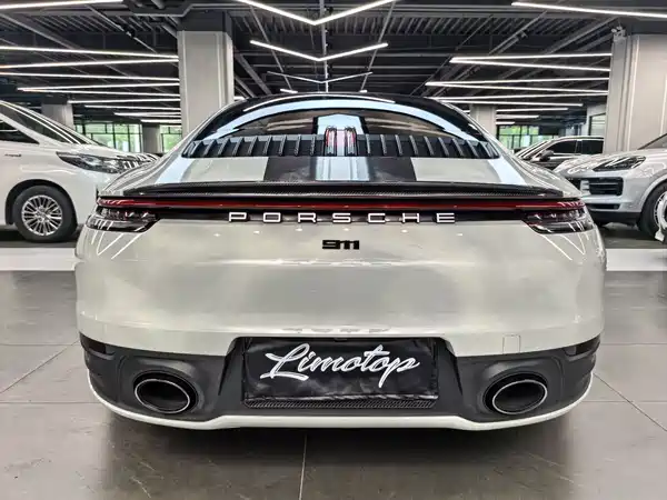Porsche 911 2023