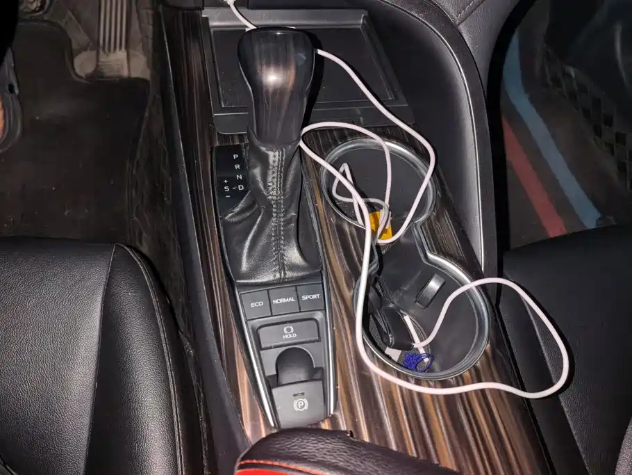 Toyota Camry 2020 — фото 16