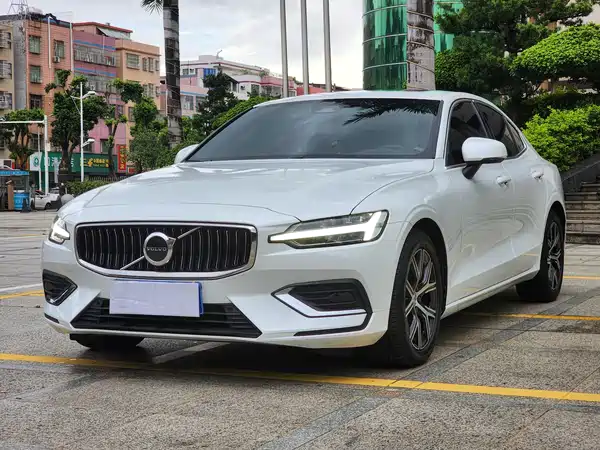 Volvo S60 2023