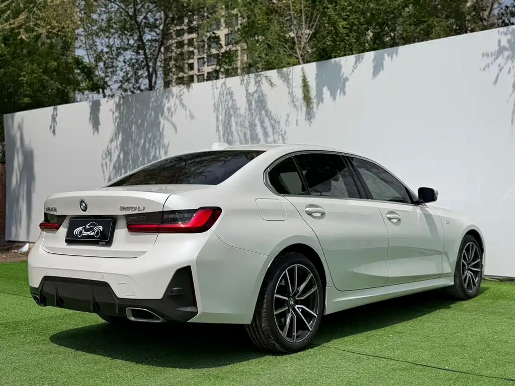BMW 3 Series 2023