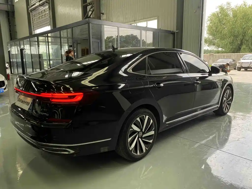 Volkswagen Passat 2022