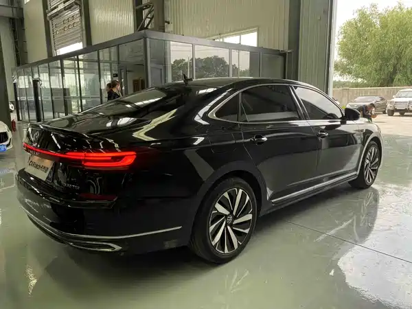 Volkswagen Passat 2022