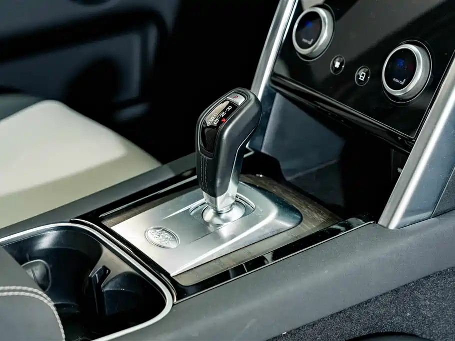 Land Rover Discovery Sport 2021 — фото 18
