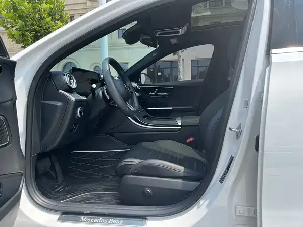 Mercedes-Benz C-Class 2023