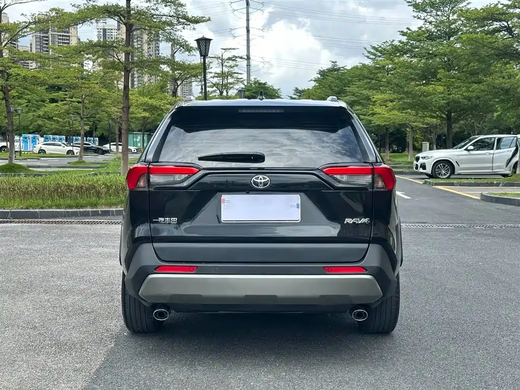 Toyota RAV4 2024 — фото 18