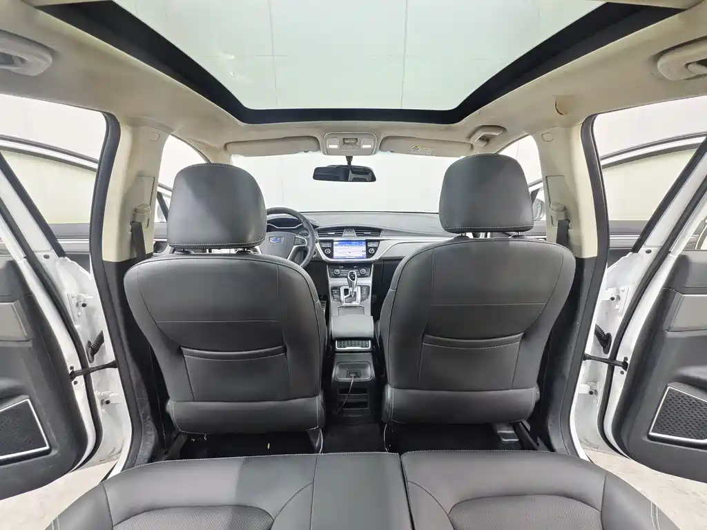 Geely Emgrand GS 2017 — фото 10