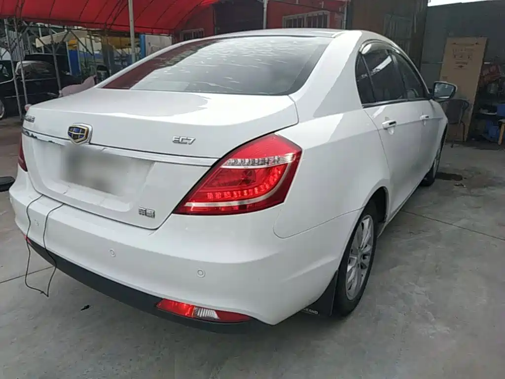 Geely Emgrand 2015