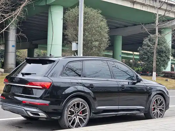 Audi Q7 2024