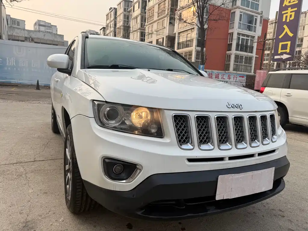 Jeep Compass 2014 — фото 3