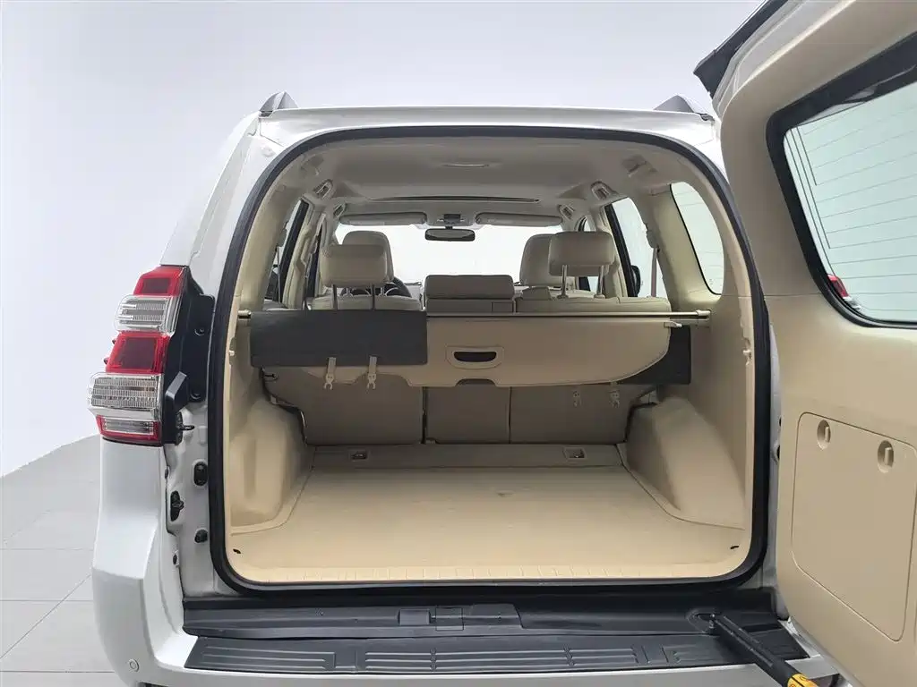 Toyota Prado 2015 — фото 16