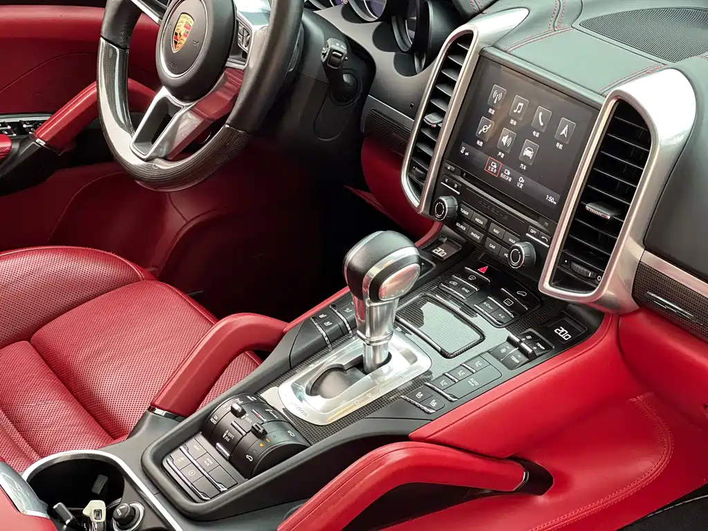 Porsche Cayenne 2017 — фото 13