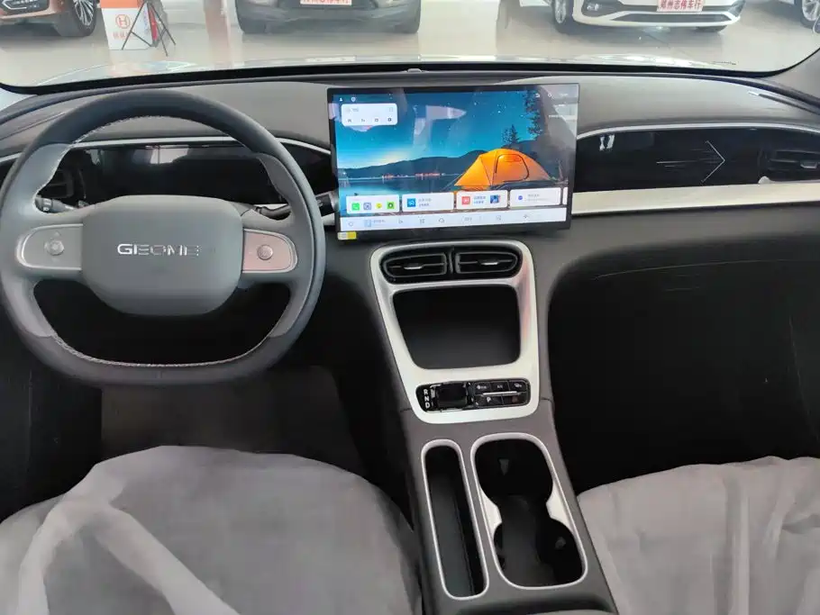 Geely Galaxy Starwish 2026 — фото 12