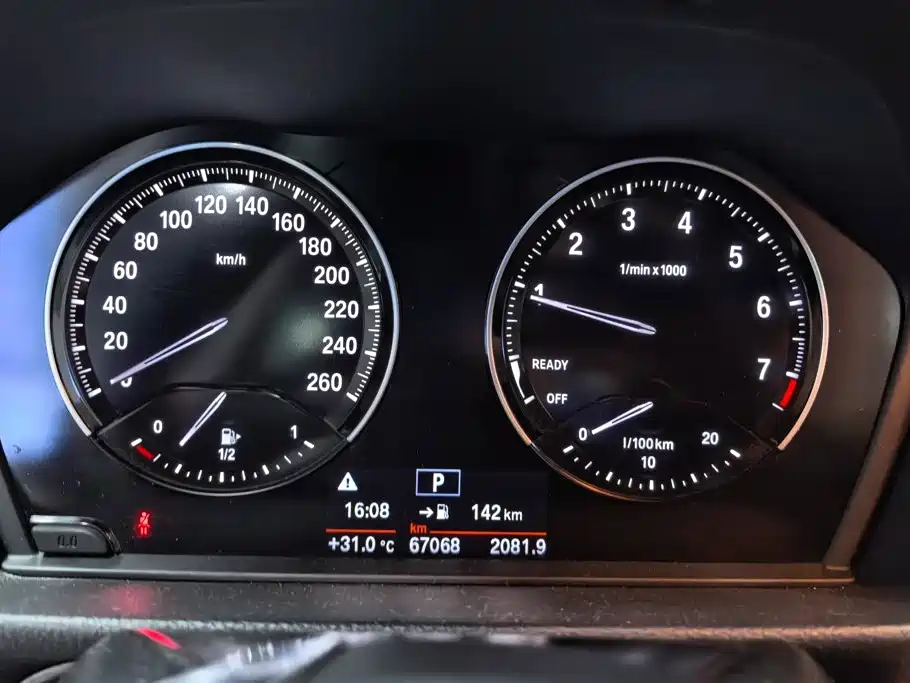 BMW 1 Series 2018 — фото 14