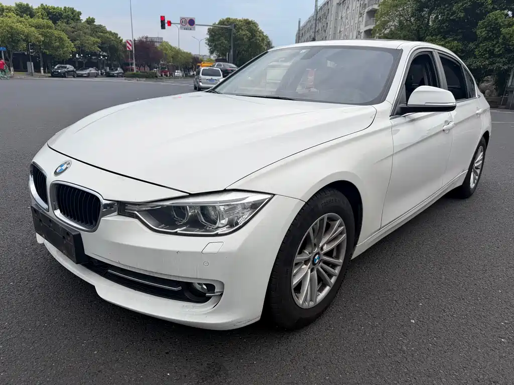 BMW 3 Series 2015 — фото 1