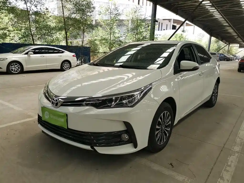 Toyota Corolla 2018 — фото 1