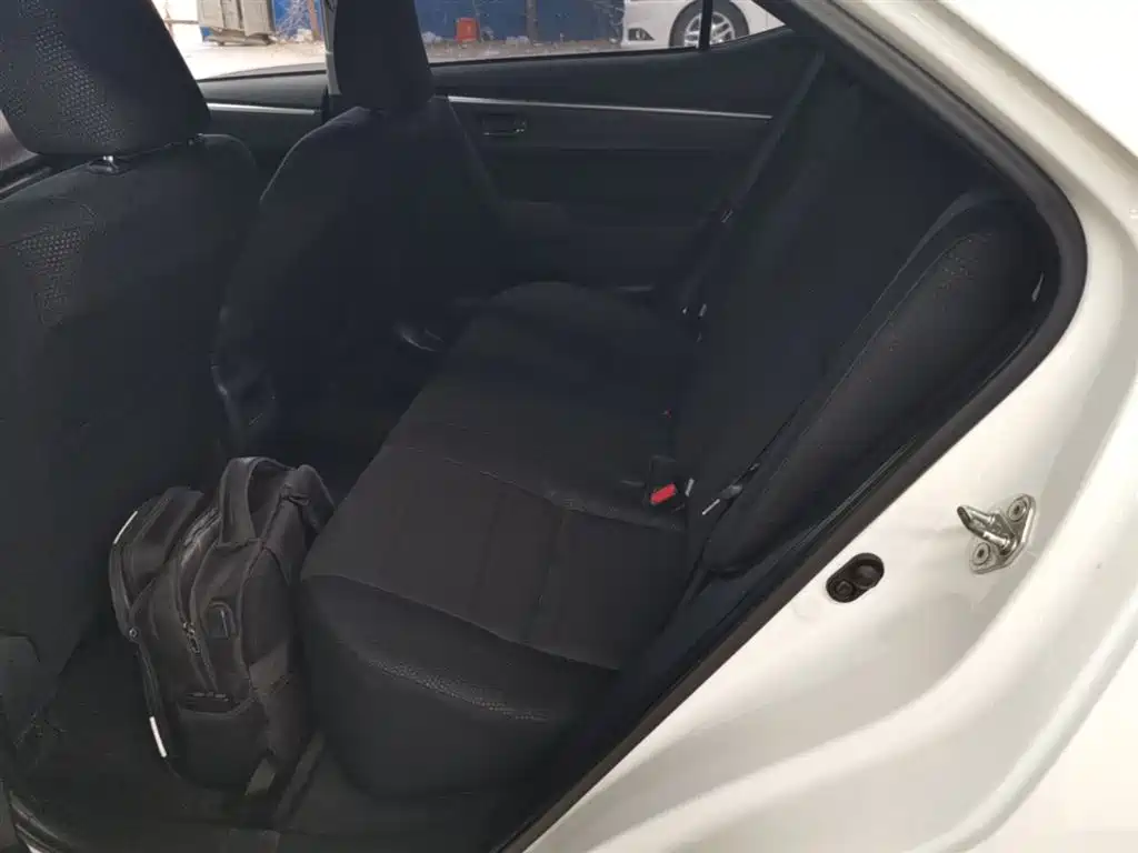 Toyota Corolla 2018 — фото 17