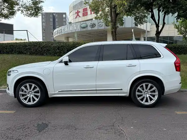 Volvo XC90 Plug-In Hybrid 2018