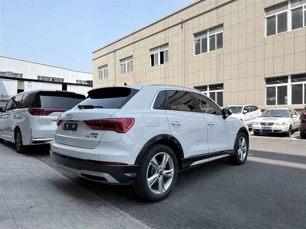 Audi Q3 2023 — фото 5